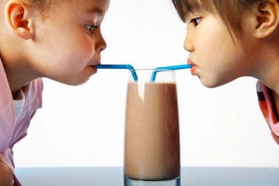 Nên dùng sữa như thế nào cho trẻ để phát triển tốt nhất?